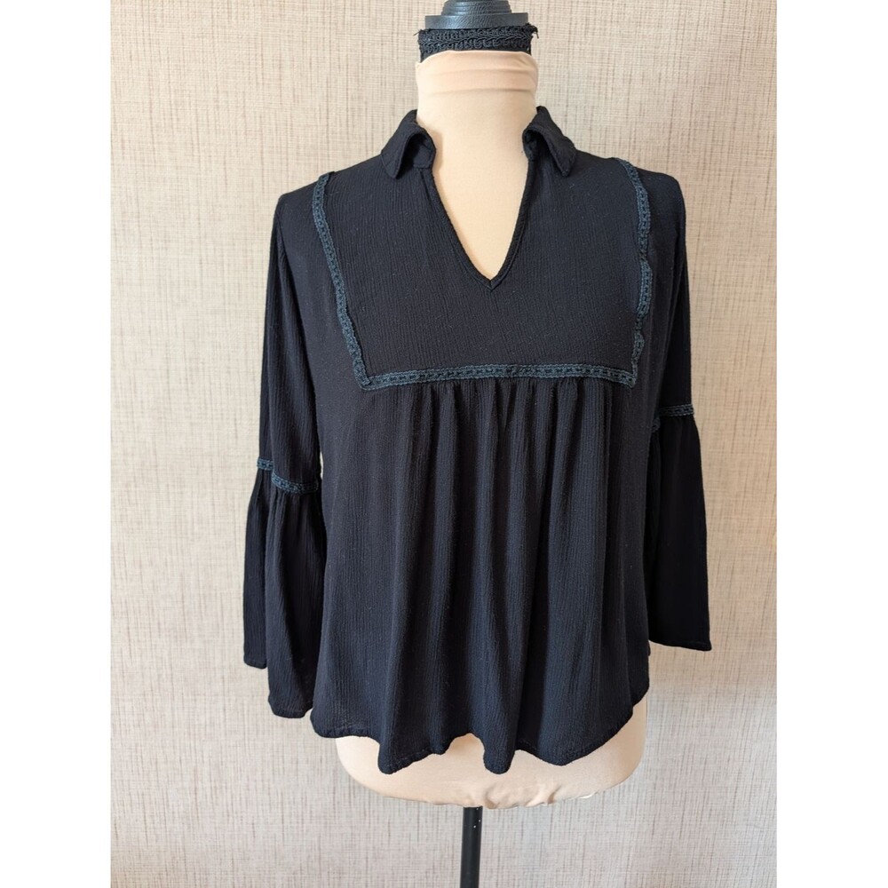 Unique Spectrum Black V-Neck Peasant Tunic with Crochet Trim